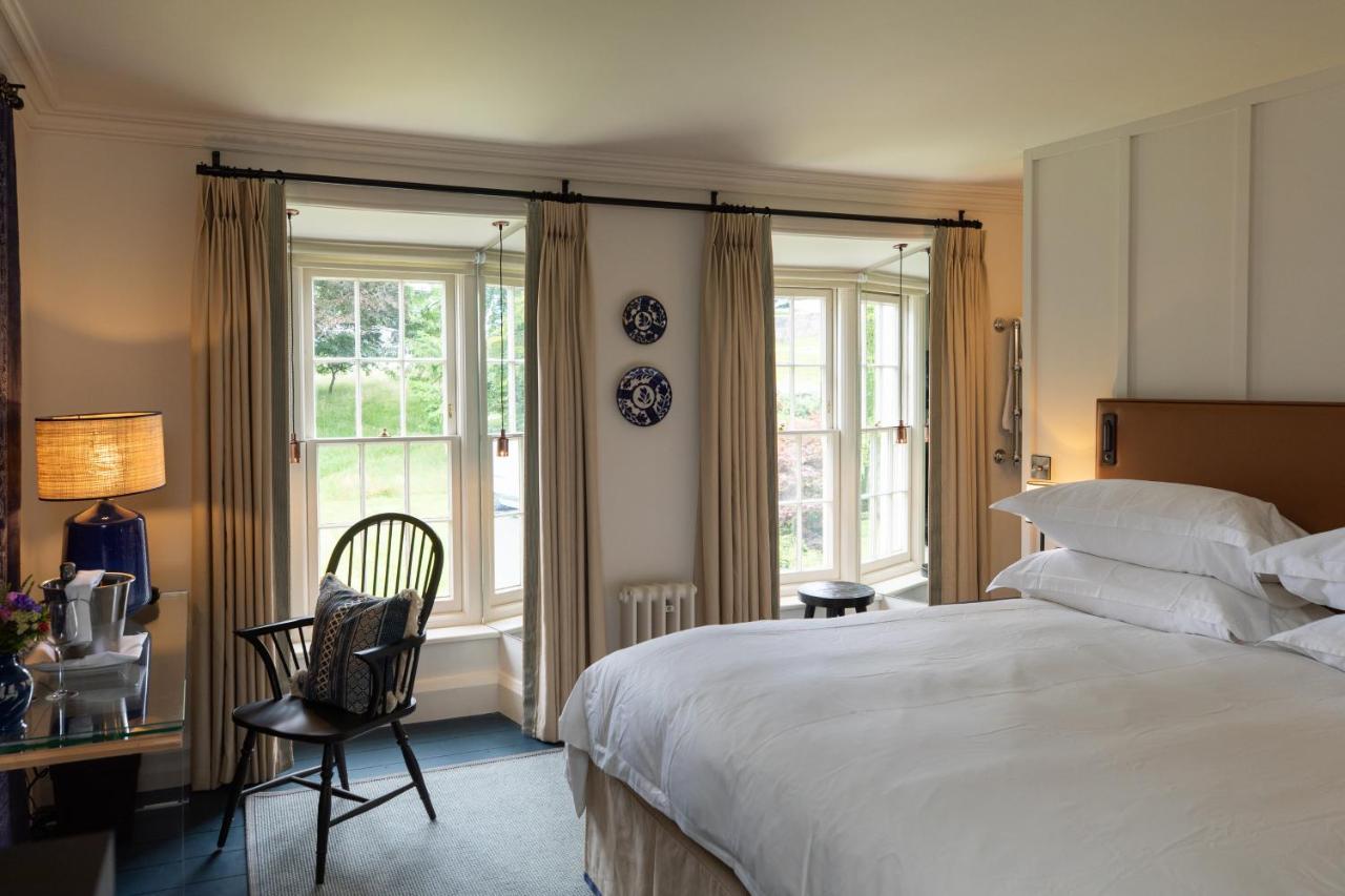 Grove Of Narberth Hotel ภายนอก รูปภาพ