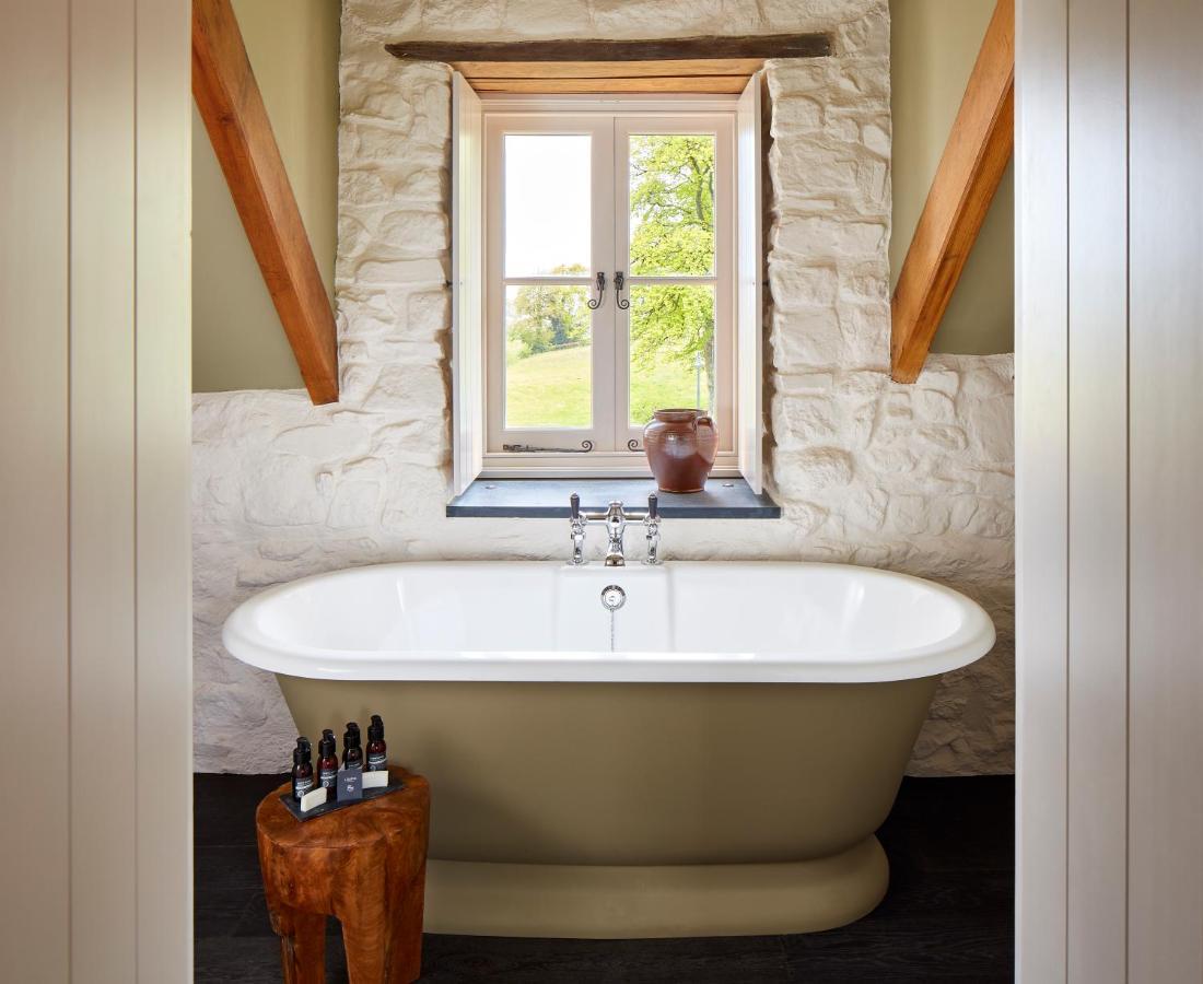 Grove Of Narberth Hotel ภายนอก รูปภาพ