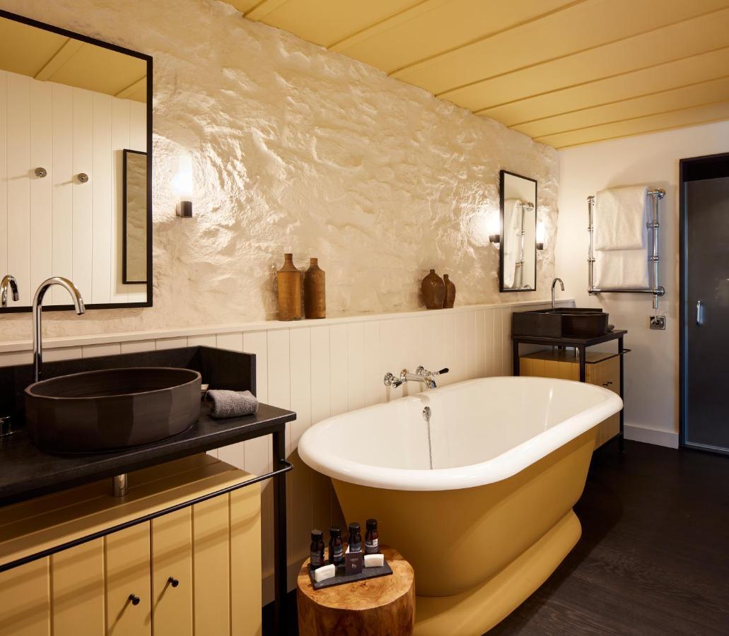 Grove Of Narberth Hotel ภายนอก รูปภาพ