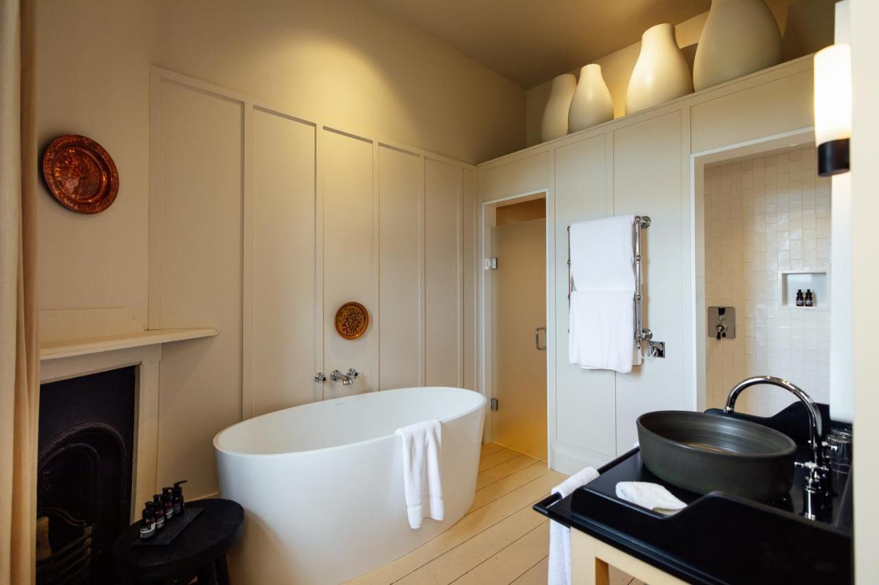 Grove Of Narberth Hotel ภายนอก รูปภาพ