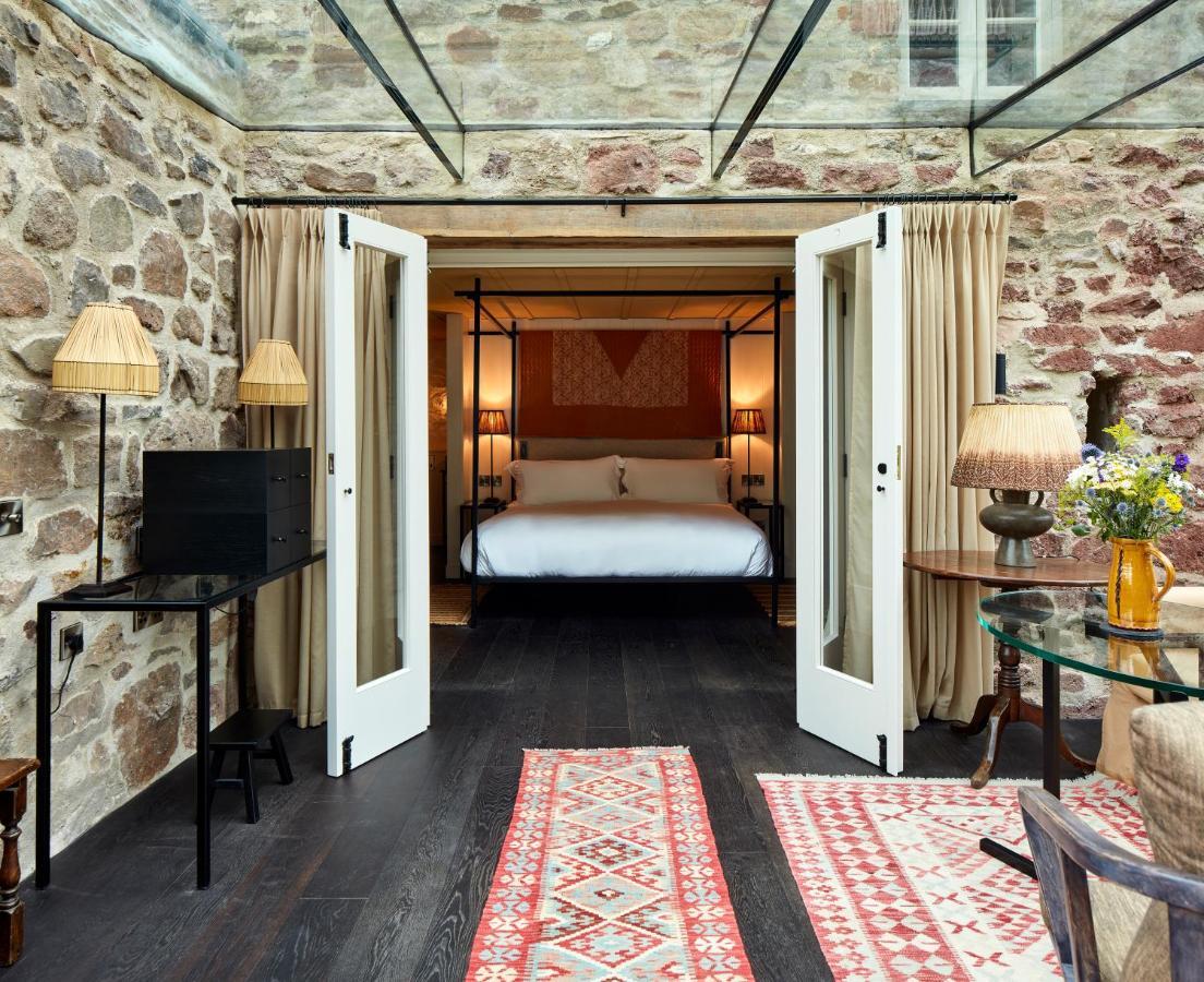 Grove Of Narberth Hotel ภายนอก รูปภาพ