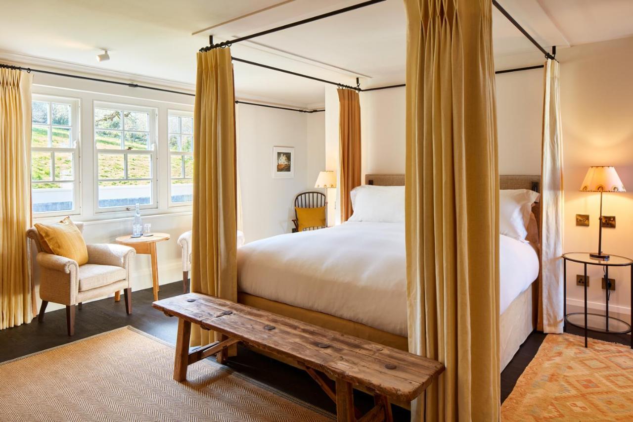 Grove Of Narberth Hotel ภายนอก รูปภาพ